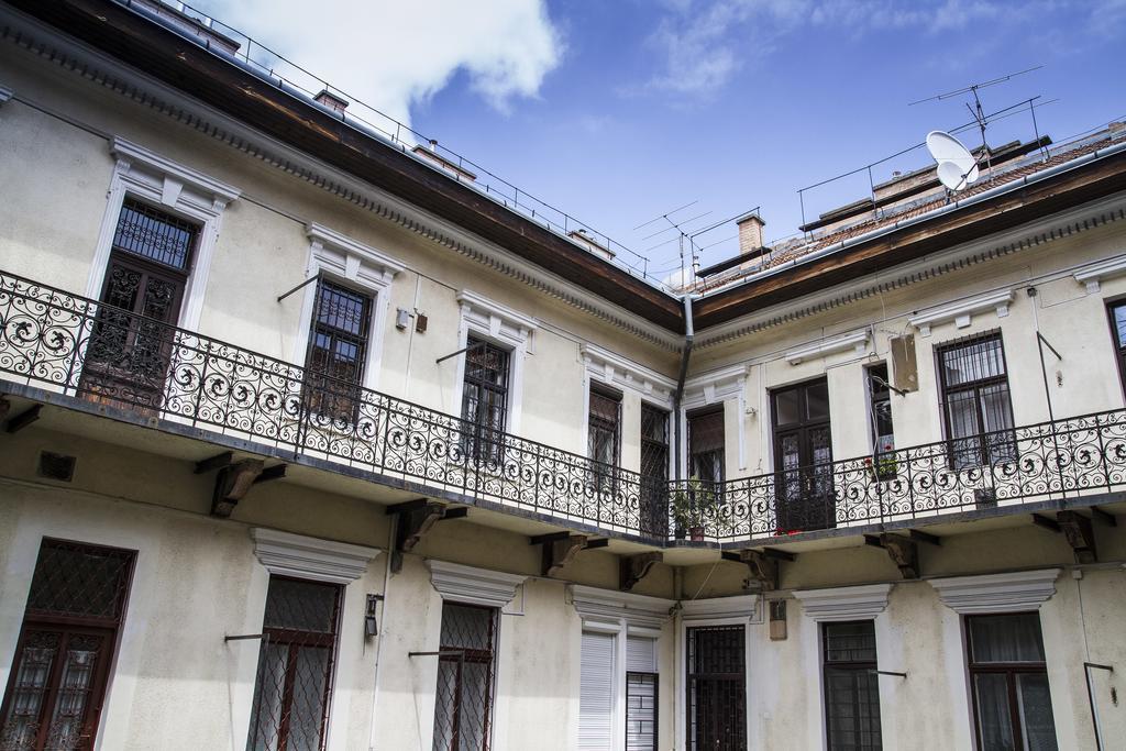 Kalman Apartman بودابست الغرفة الصورة
